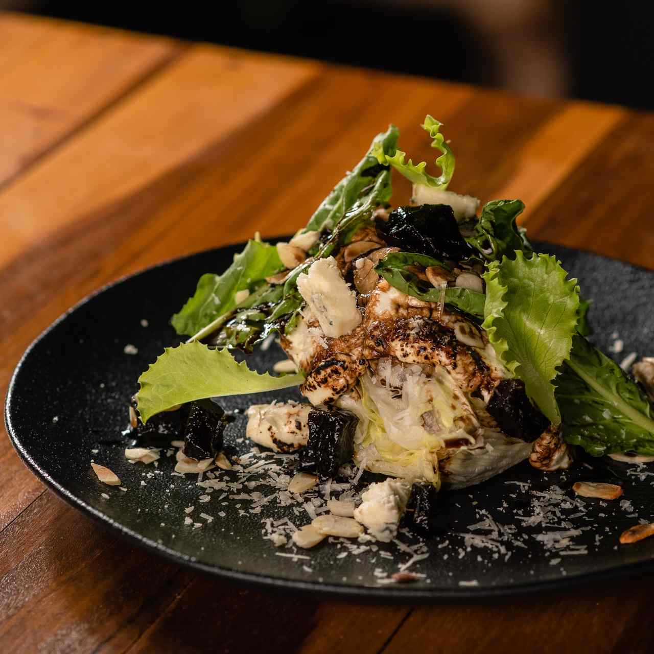 Salada de Pera Caramelizada e Gorgonzola